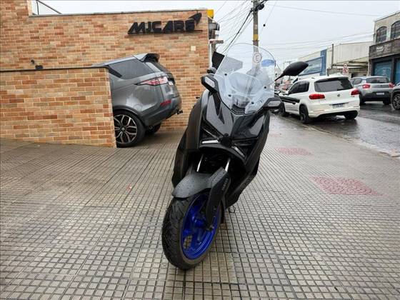 YAMAHA XMAX 300 CONNECTED ABS YAMAHA XMAX 300 CONNECTED ABS